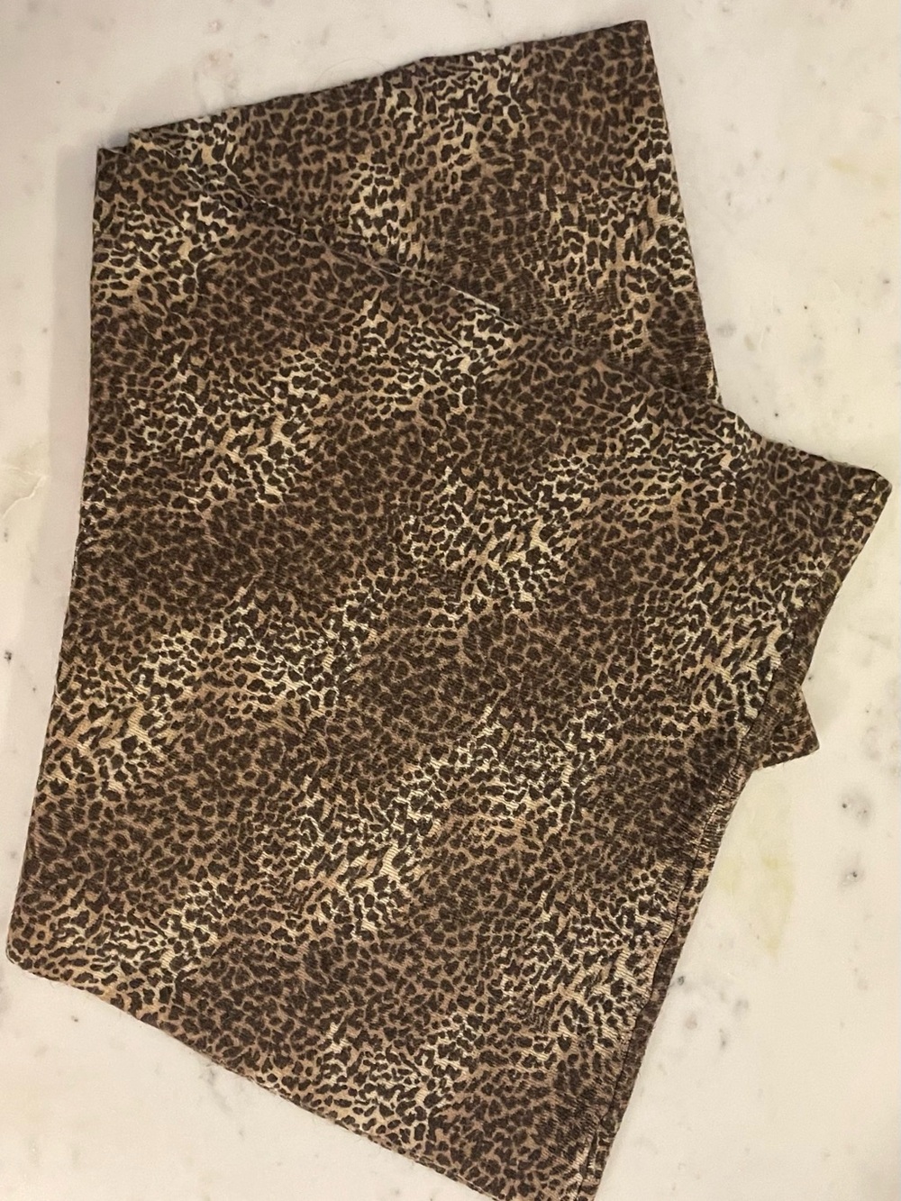 Danier Leopard-Print Infinity Scarf - Picture 3 of 7